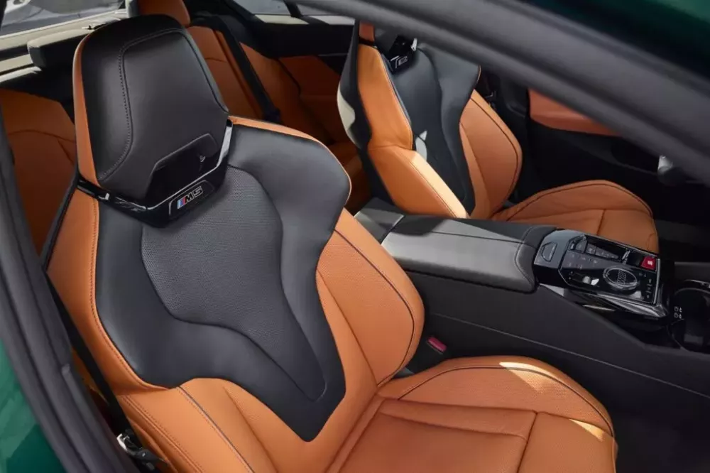 BMW M5 Sedan 2025: Thiết kế và động cơ mới mạnh hơn