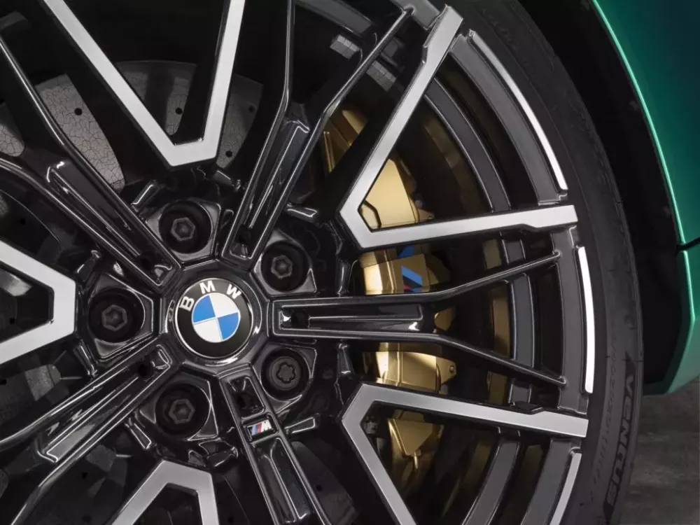 BMW M5 Sedan 2025: Thiết kế và động cơ mới mạnh hơn